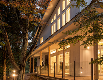 建築家と建てる無垢なデザイナーズ住宅