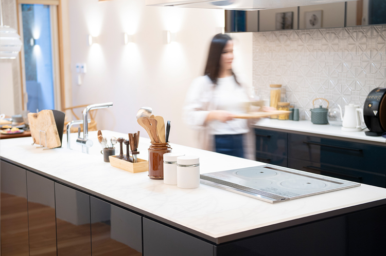 料理がしやすい間取りや、掃除が楽になる素材