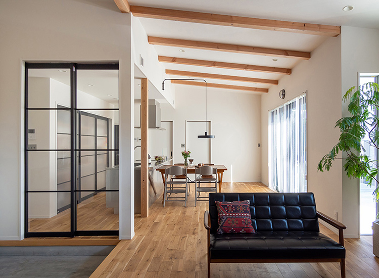 完全注文住宅で建てる無垢スタイルのデザイナーズ平屋住宅