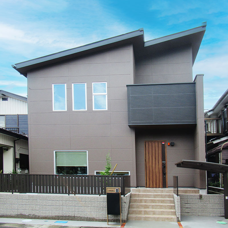 猫と暮らす木の温もりがあふれる無垢の家