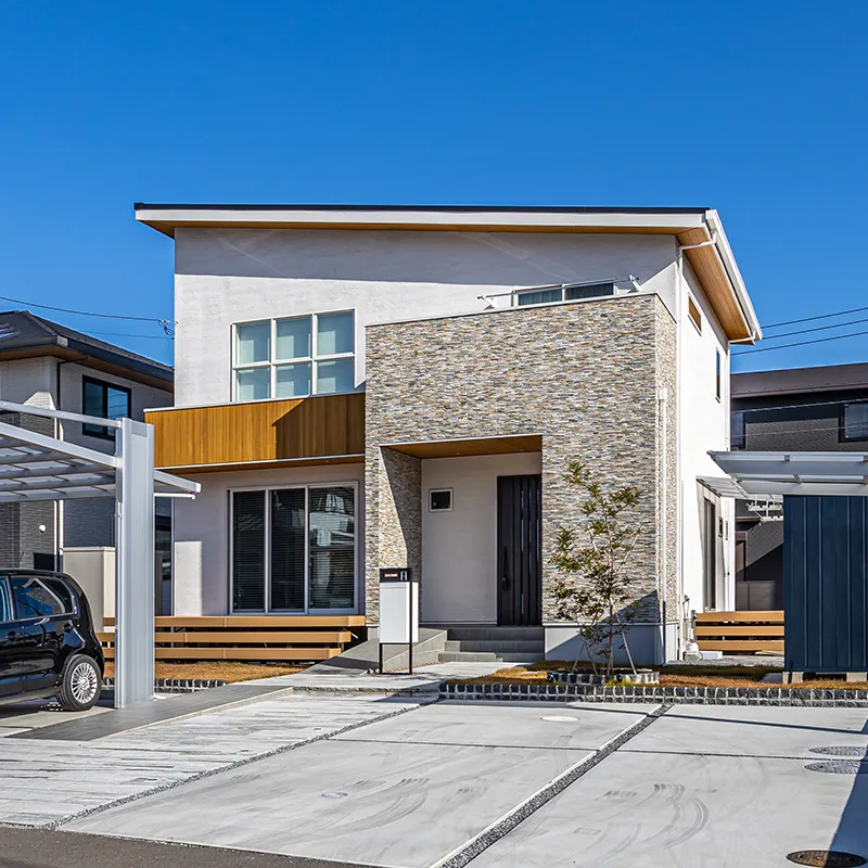 裸足で過ごせる無垢材の経年変化を楽しむ家