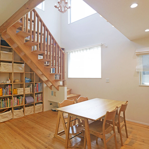 ファミリーライブラリーのある家