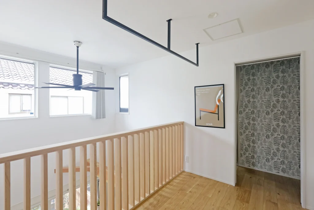 吹き抜けホールは空気の通り道のため乾きやすい。LDKの乾燥対策としても。