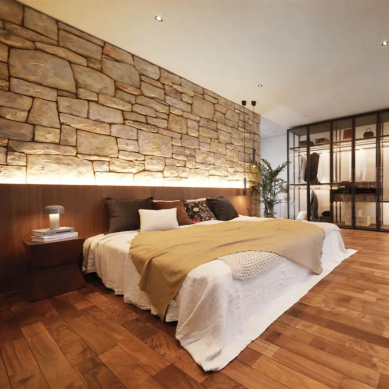 ヘッドボードの間接照明は就寝前のリラックスタイムで活躍。