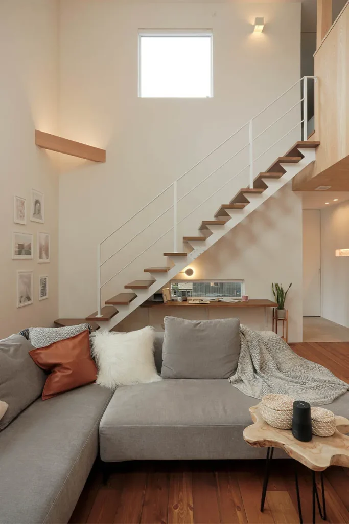 鉄骨階段（ホワイト）