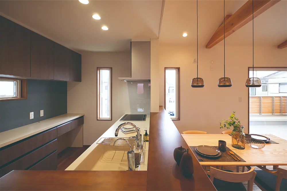 広々土間収納で趣味を楽しむナチュラルシックな家