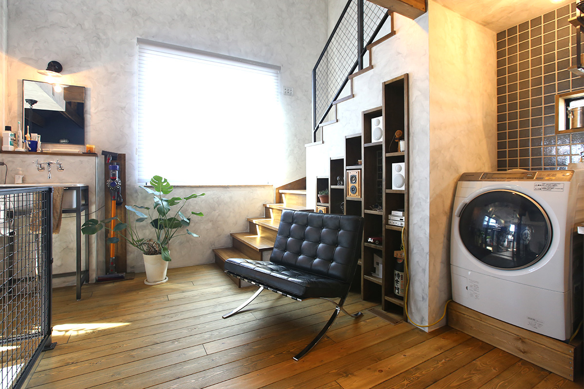 暮らし快適アイデア満載のスタイリッシュモダンの無垢の家