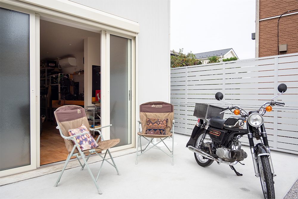 好きなものに囲まれて過ごす2階リビングの家