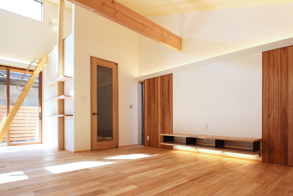 木の温かみあふれるスタイリッシュな平屋住宅