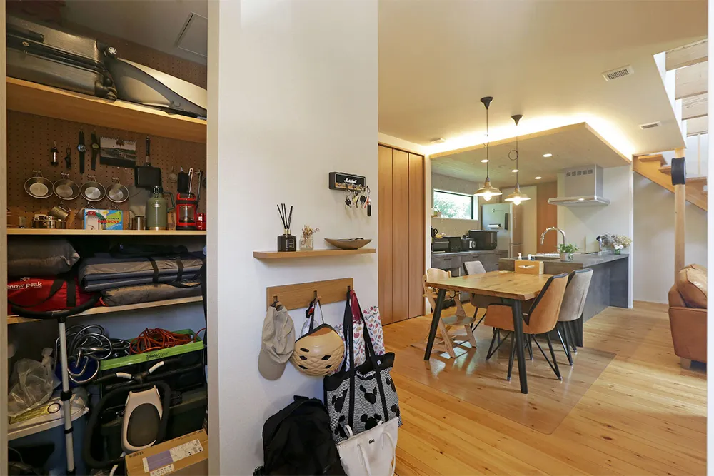 家事効率が高まるスタイリッシュな自然素材の家