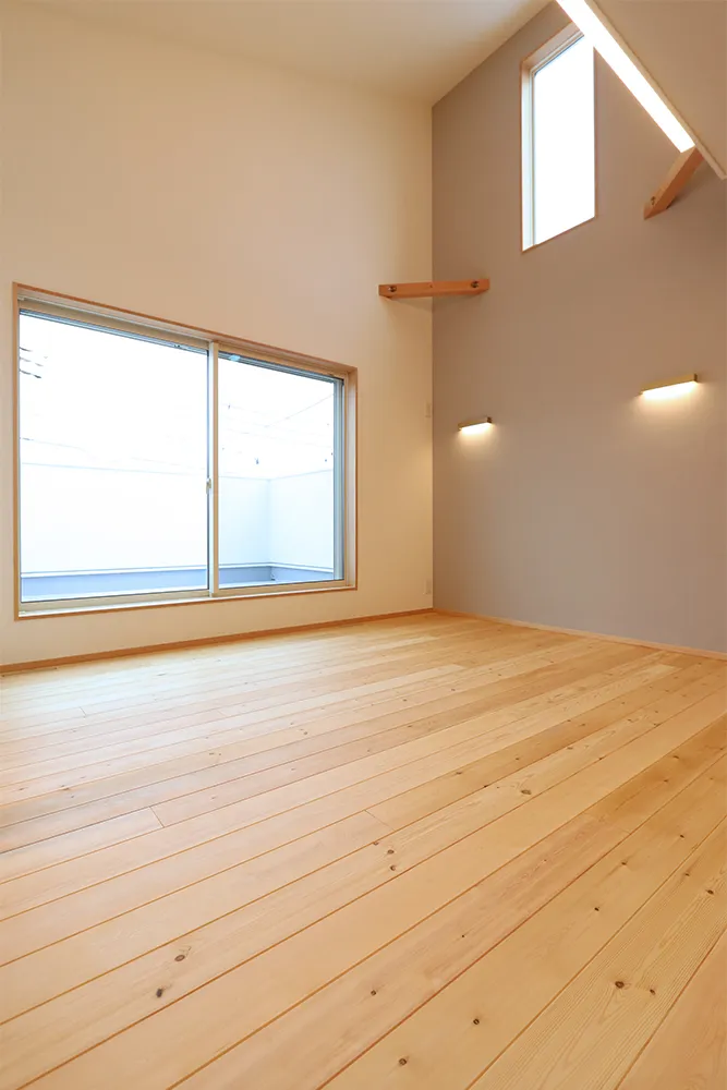 木の香りに癒されるナチュラルモダンな二世帯住宅