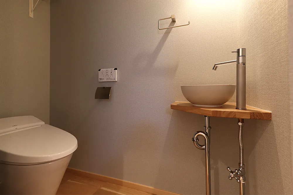 木の香りに癒されるナチュラルモダンな二世帯住宅