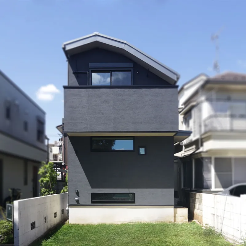 都心でミニマルに暮らす二階建ての家